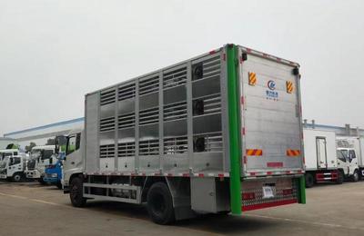 解放天錦畜禽運輸車與吸污車 專業(yè)運輸解決方案的雙重奏